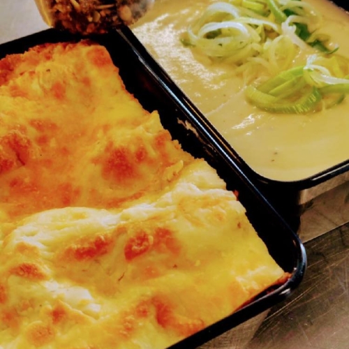 Lasagne og rodfrugtssuppe, bestilt som mad ud af huset ved Ellinge, nær Langeskov og Ullerslev