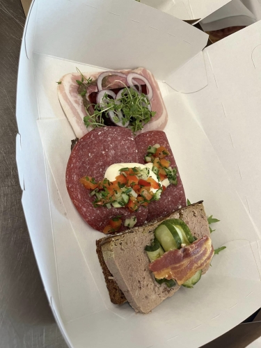 Smørrebrød bestilt som mad ud af huset fra Trines Kitchen ved Ellinge Forsamlingshus