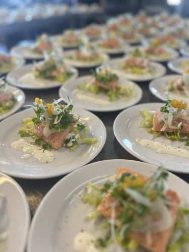 Anretninger af fisk serveret som en del af catering ved fødselsdag i Ellinge forsamlingshus, mellem Odense og Nyborg