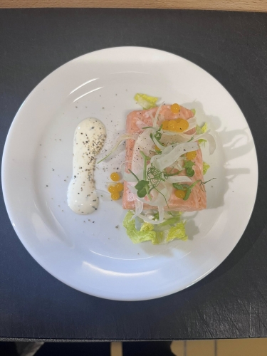 Anretning af fisk serveret som en del af catering ved fødselsdag i Ellinge